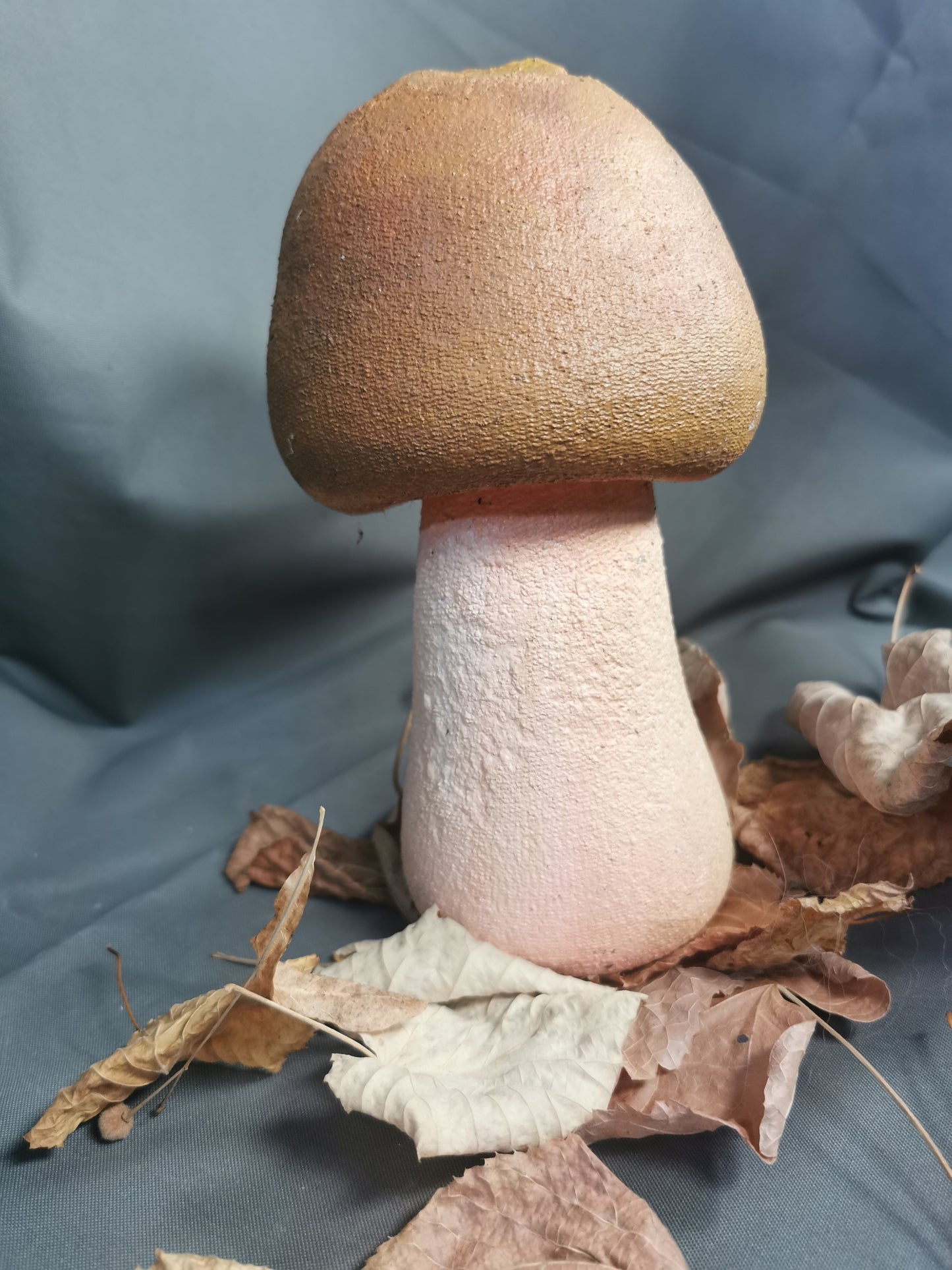 Betonpilz braun