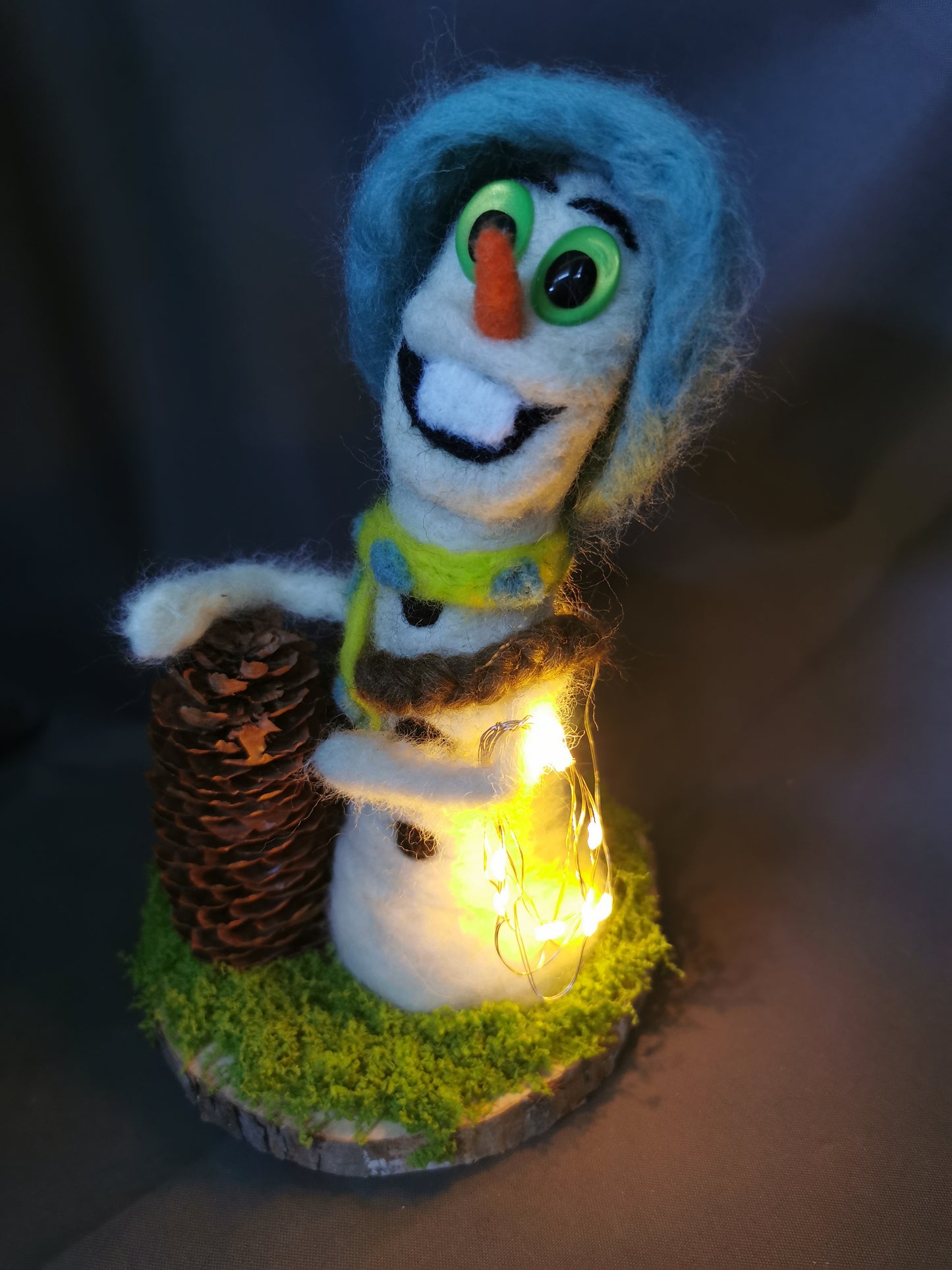 Lustiger Filz Schneemann mit Lichterkette
