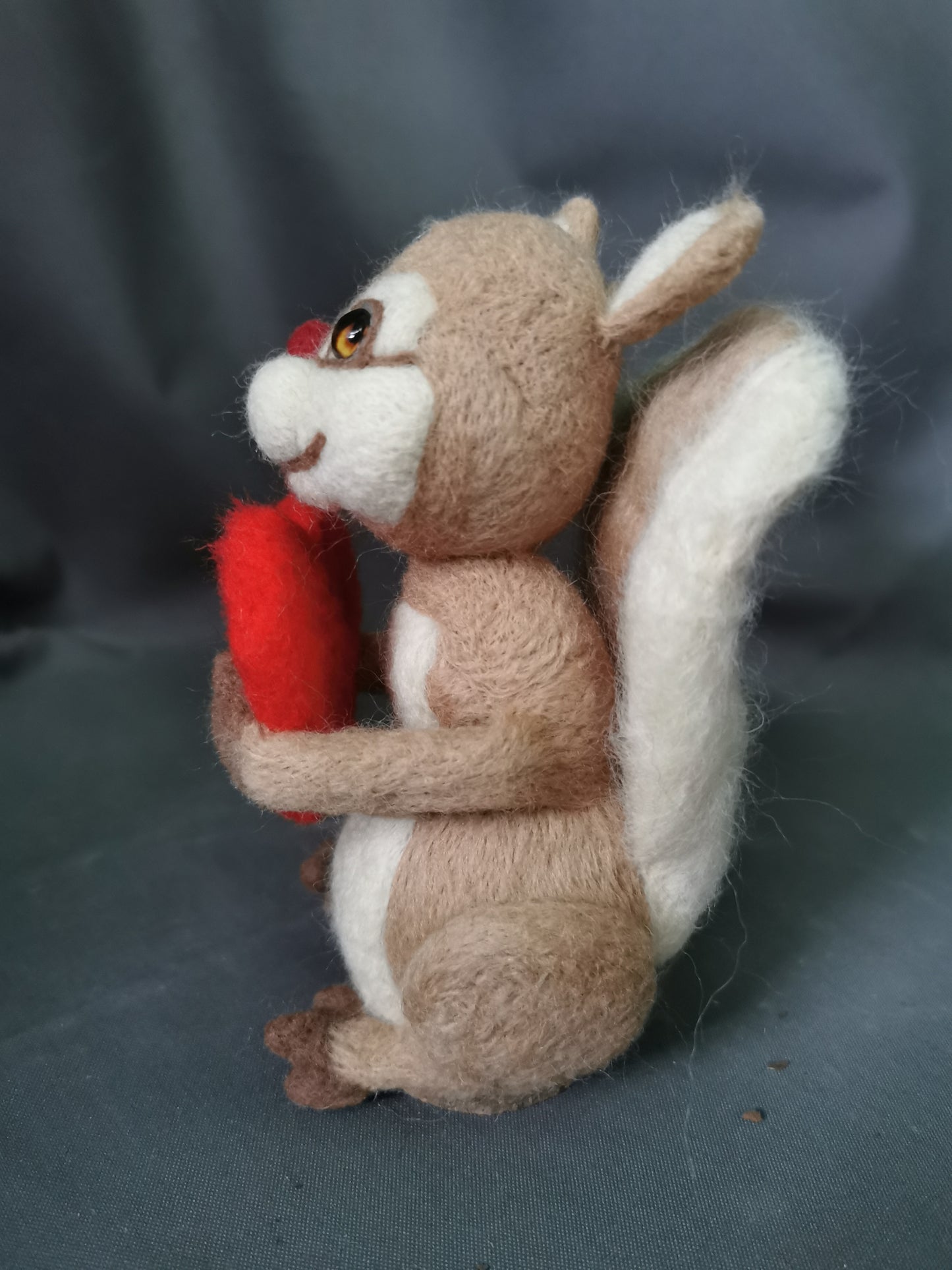 Eichhörnchen mit Herz