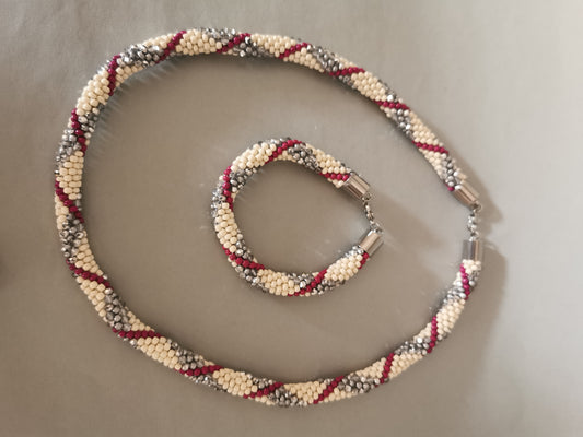Set Perlenhäkelkette mit Armband Modell 110