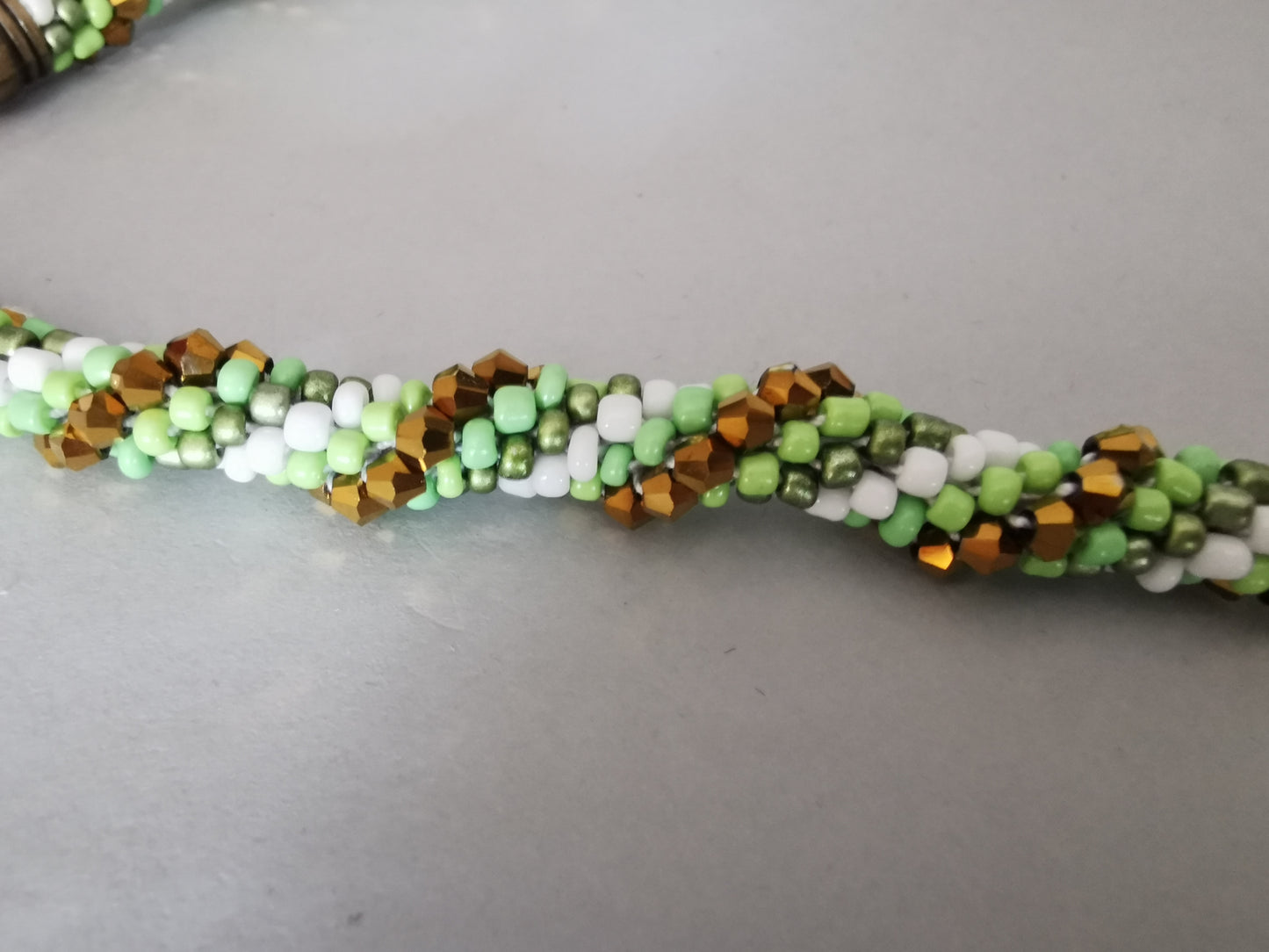 Set Perlenhäkelkette mit Armband und Ohrringen Modell 111
