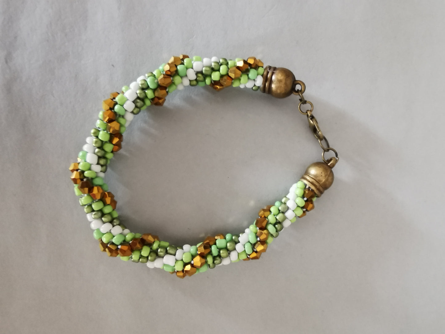 Set Perlenhäkelkette mit Armband und Ohrringen Modell 111