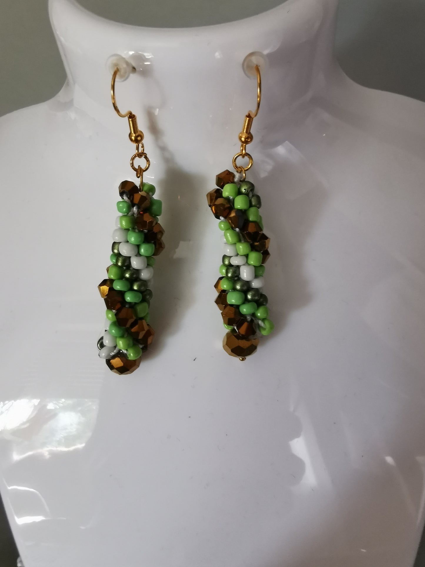 Set Perlenhäkelkette mit Armband und Ohrringen Modell 111