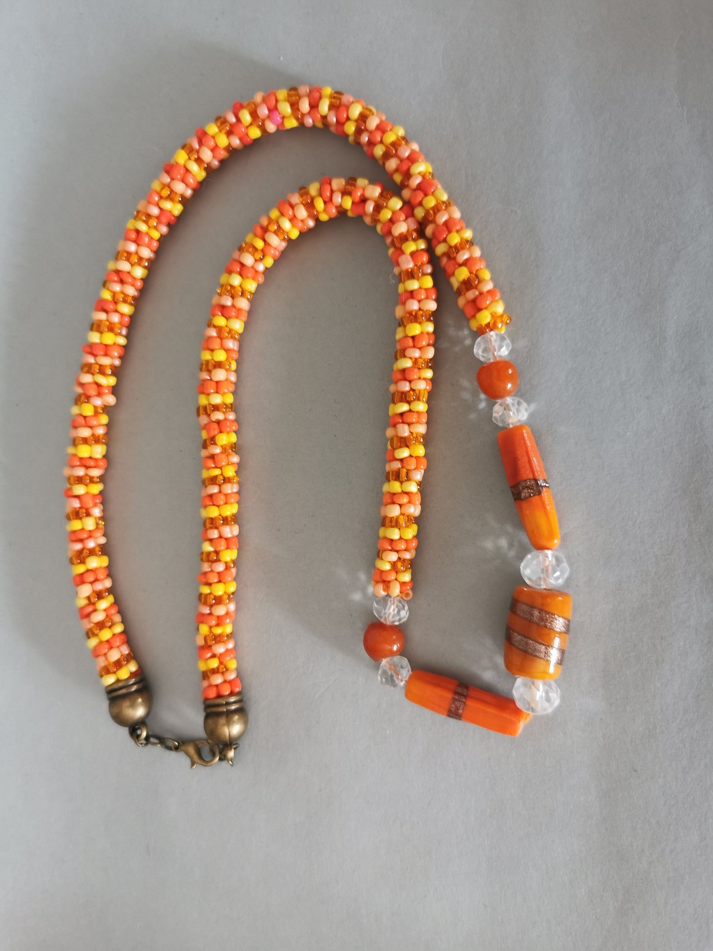 Set Perlenhäkelkette mit Armband und Ohrringen Modell 112
