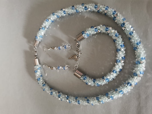 Set Perlenhäkelkette mit Armband und Ohrringen Modell 116