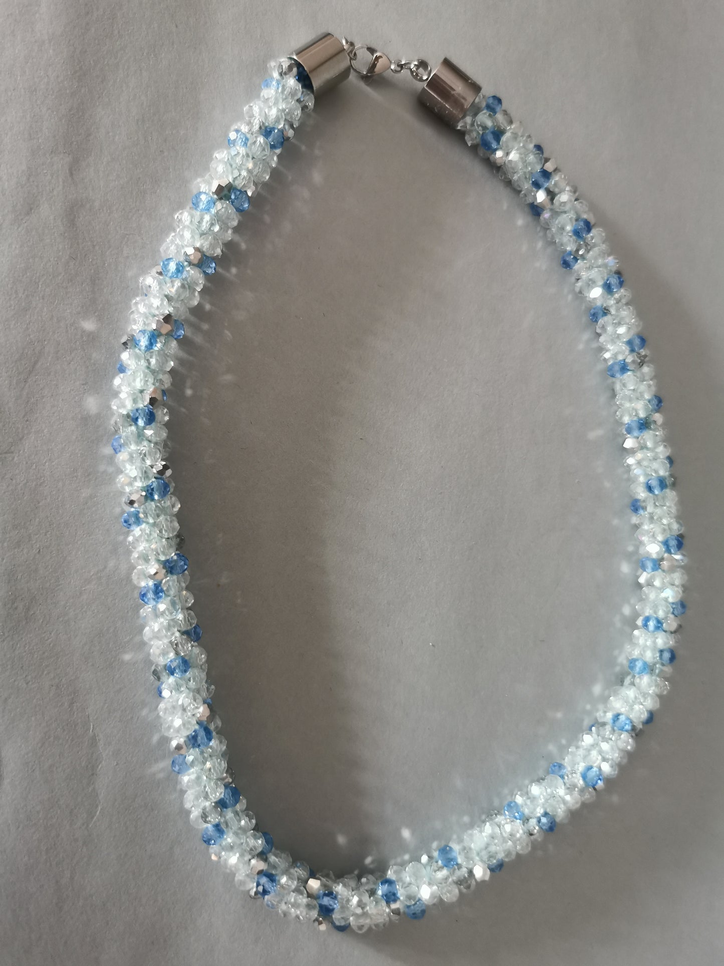 Set Perlenhäkelkette mit Armband und Ohrringen Modell 116
