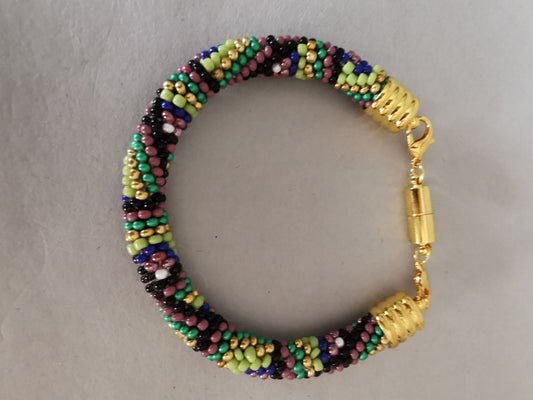 Perlenhäkelarmband Modell 128