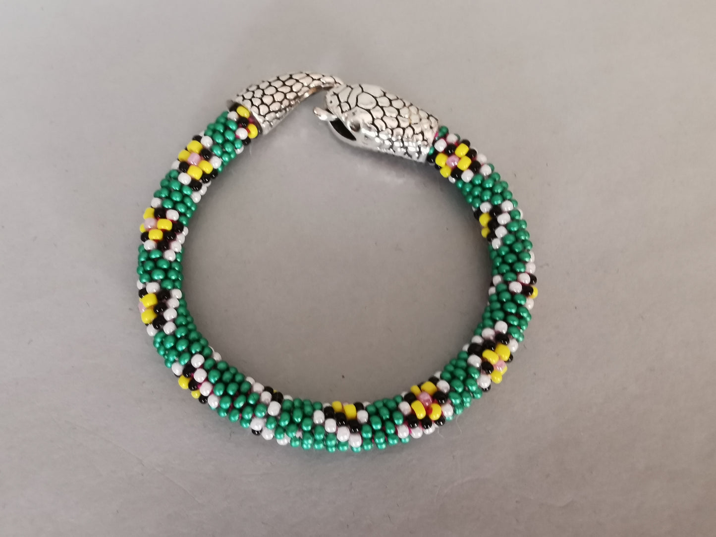 Perlenhäkelarmband Modell 130