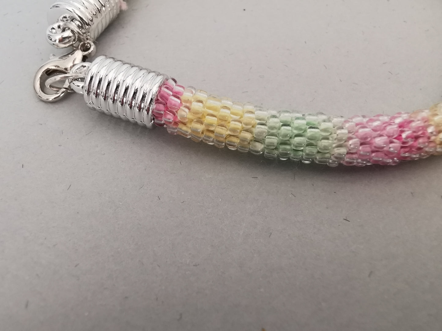 Perlenhäkelarmband Modell 134