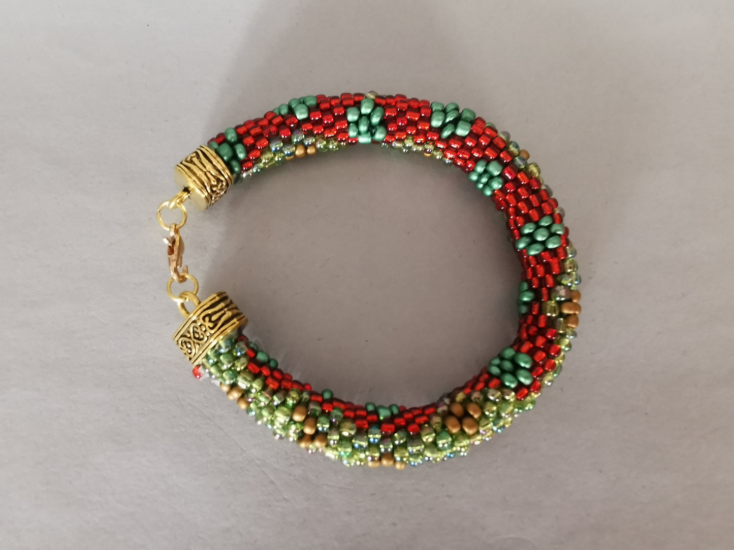 Perlenhäkelarmband Modell 135