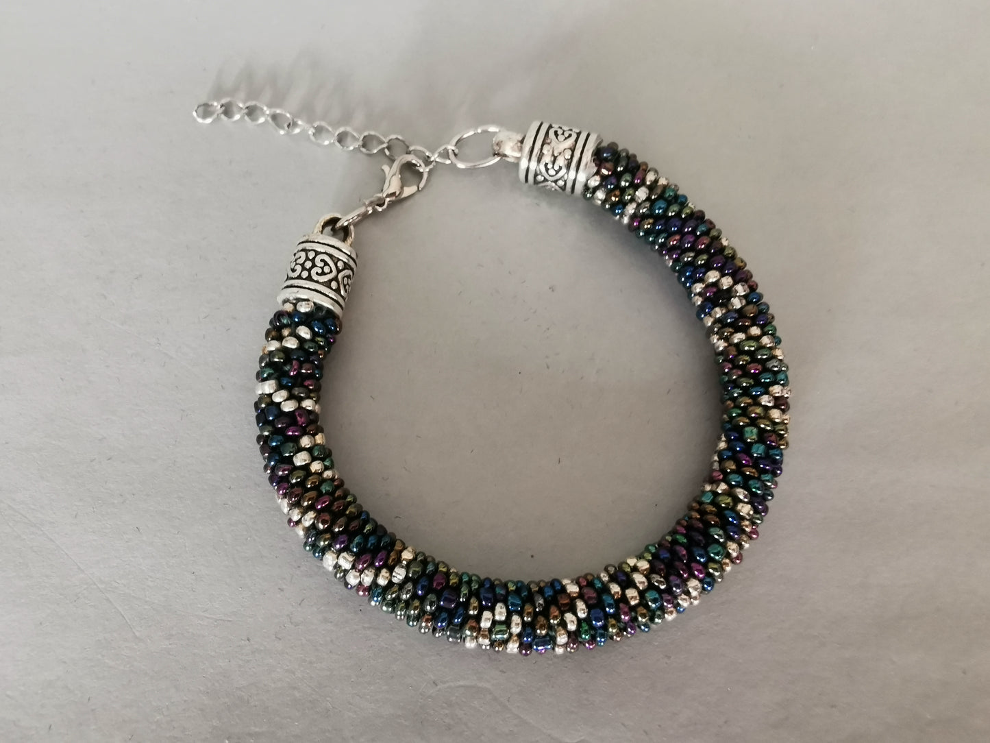 Perlenhäkelarmband Modell 139