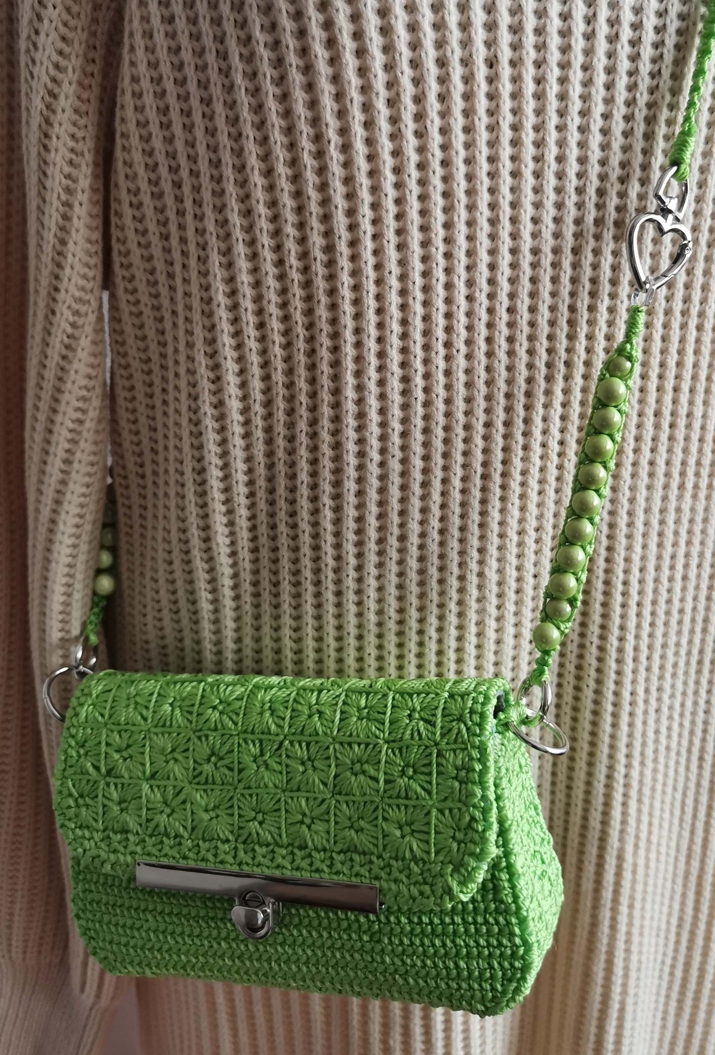 Handtasche grün mit Magicperlen