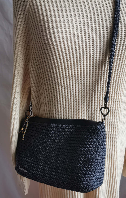 Handtasche schwarz mit Reißverschluss und Zusatzinnentasche