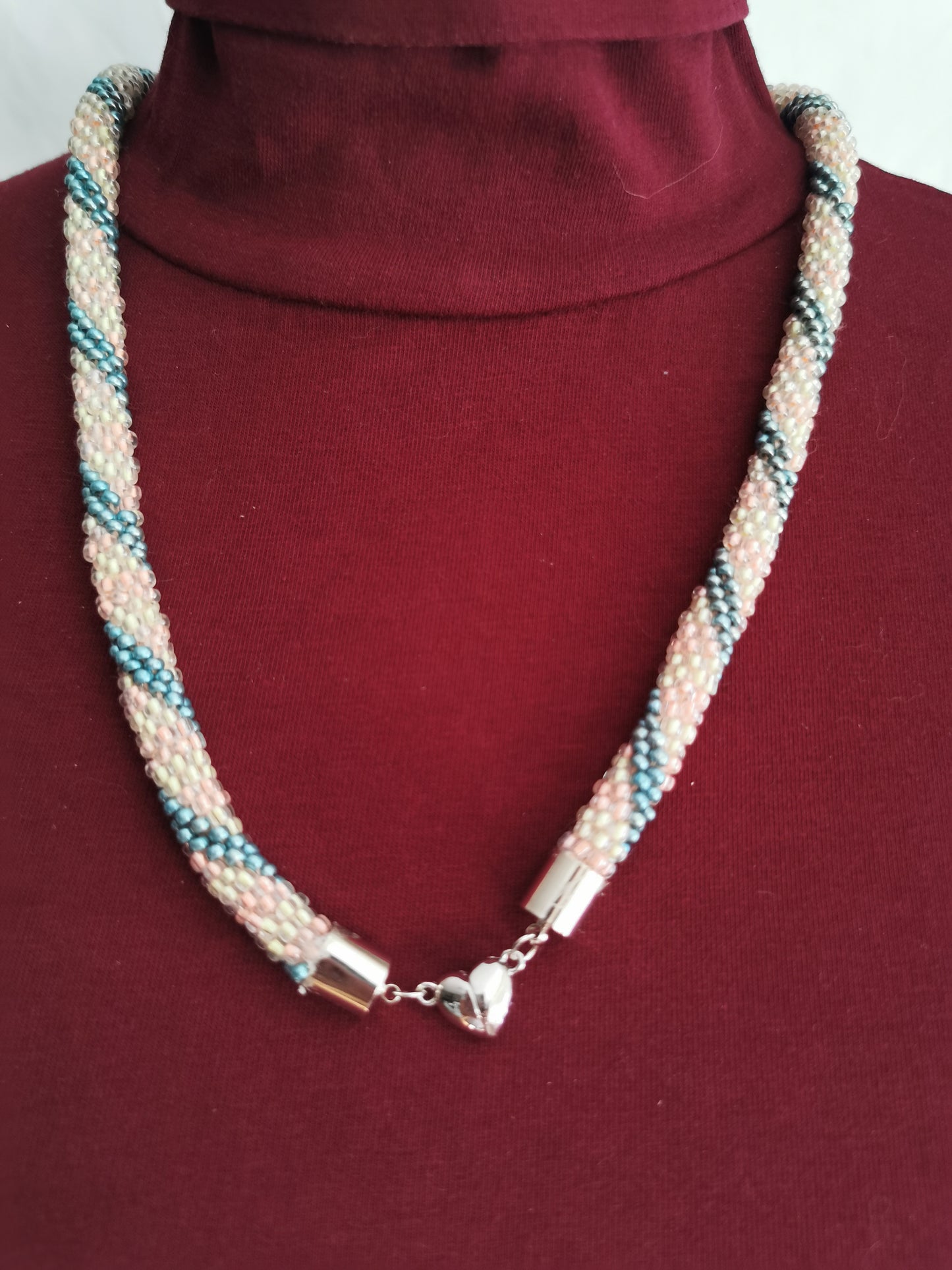Perlenhäkelkette Modell 66