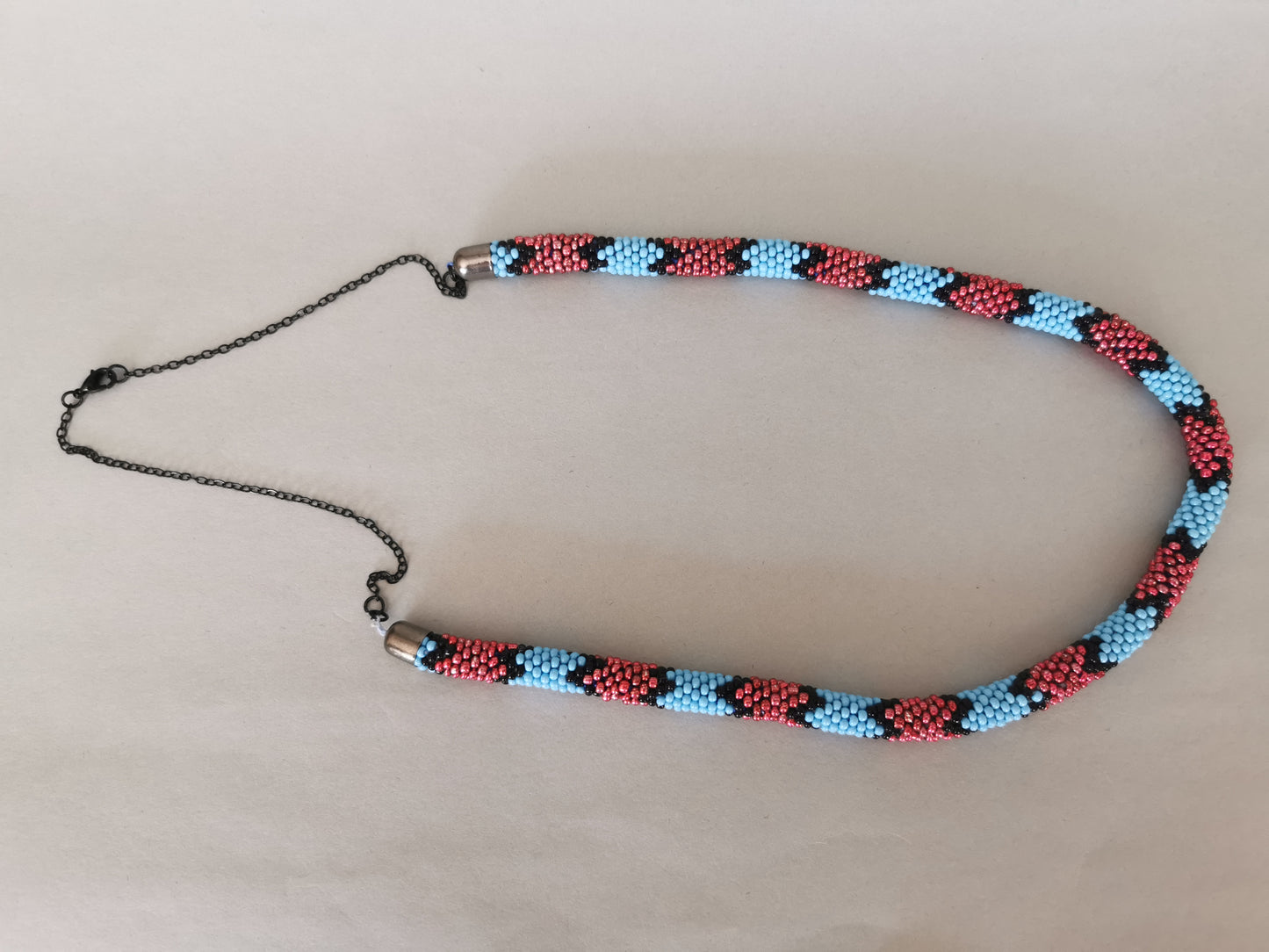 Perlenhäkelkette Modell 68