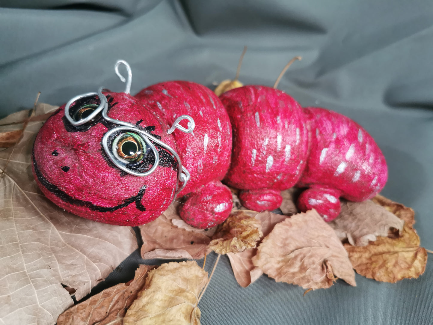 Betonraupe mit Brille