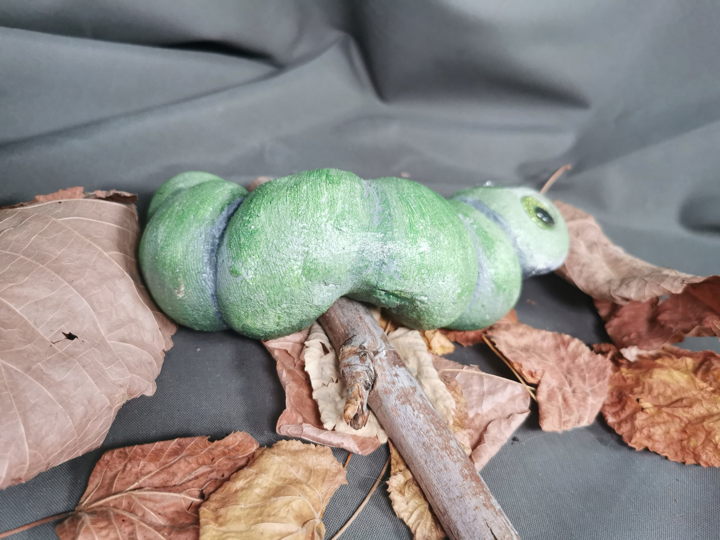 Betonwurm grün