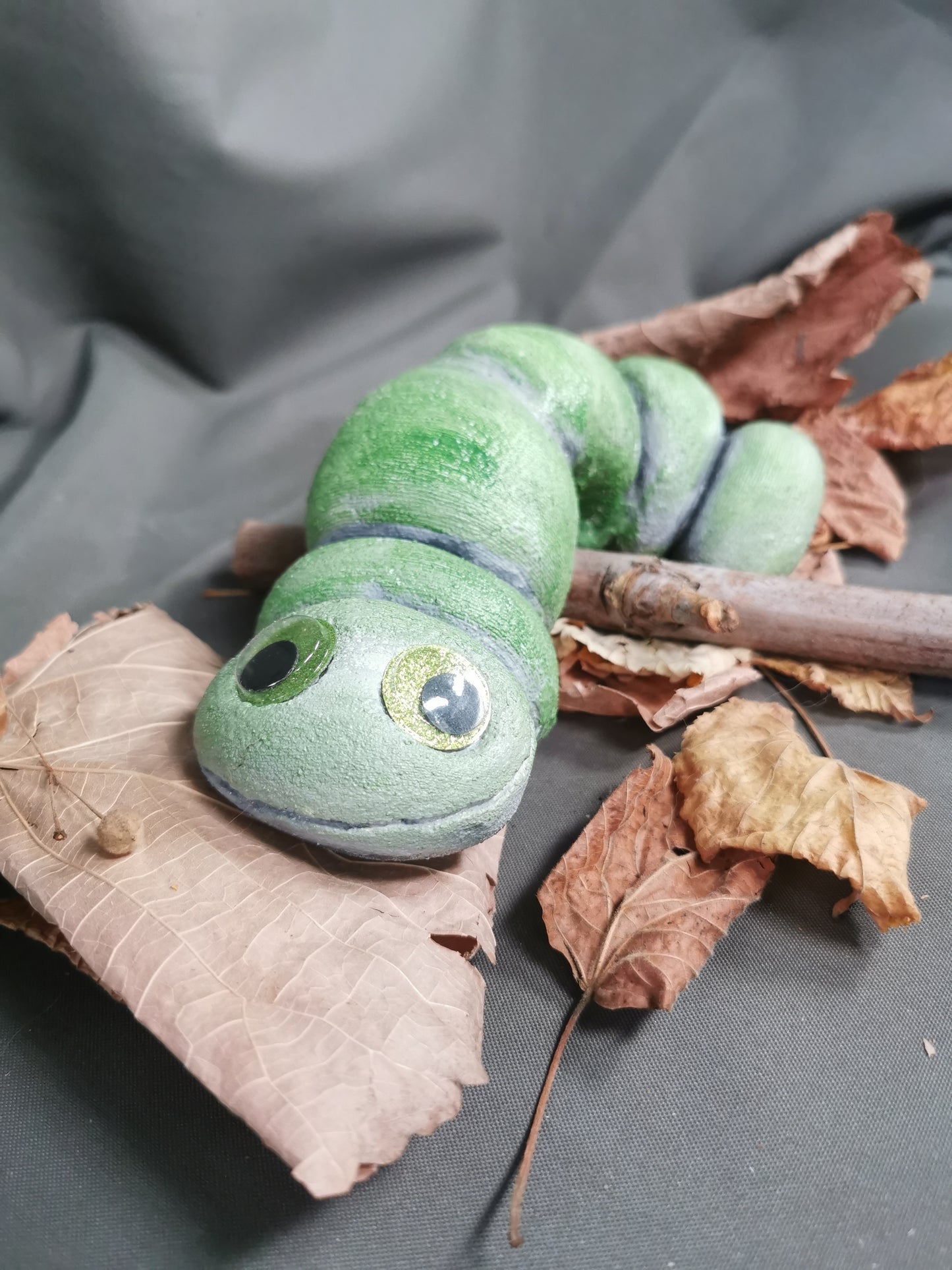 Betonwurm grün