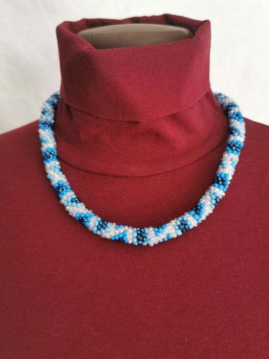 Perlenhäkelkette Modell 75