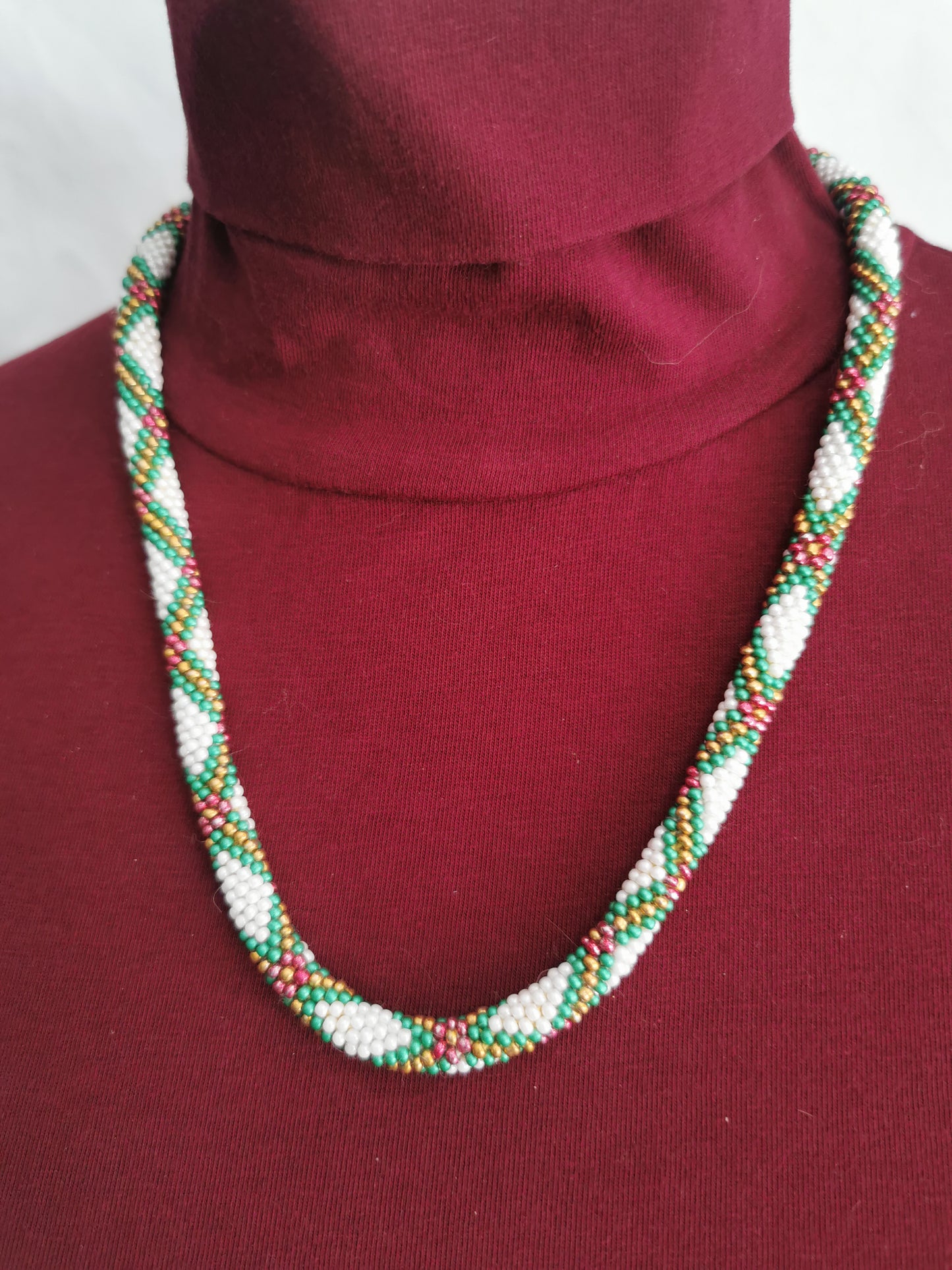 Perlenhäkelkette Modell 76