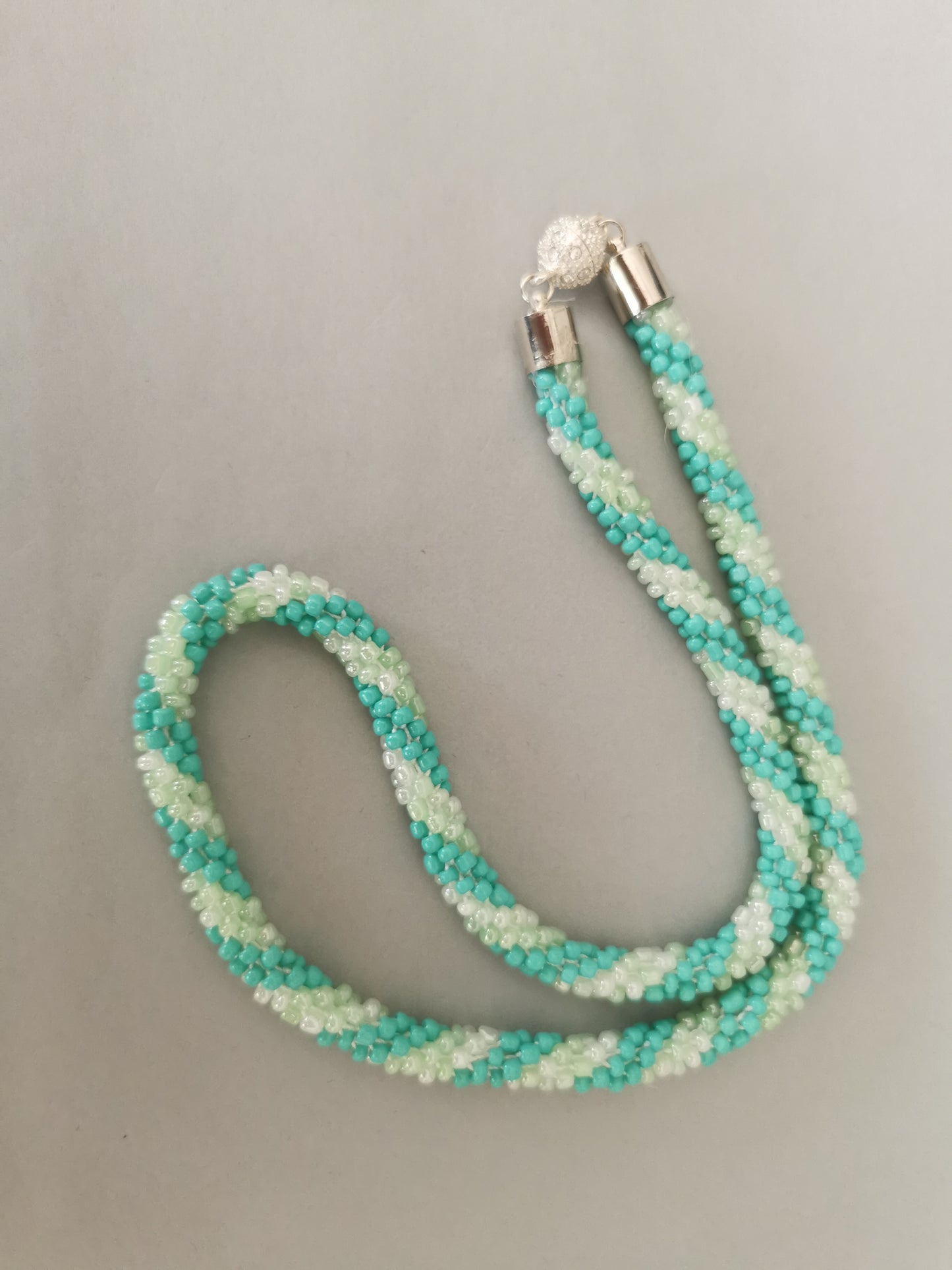 Perlenhäkelkette Modell 80