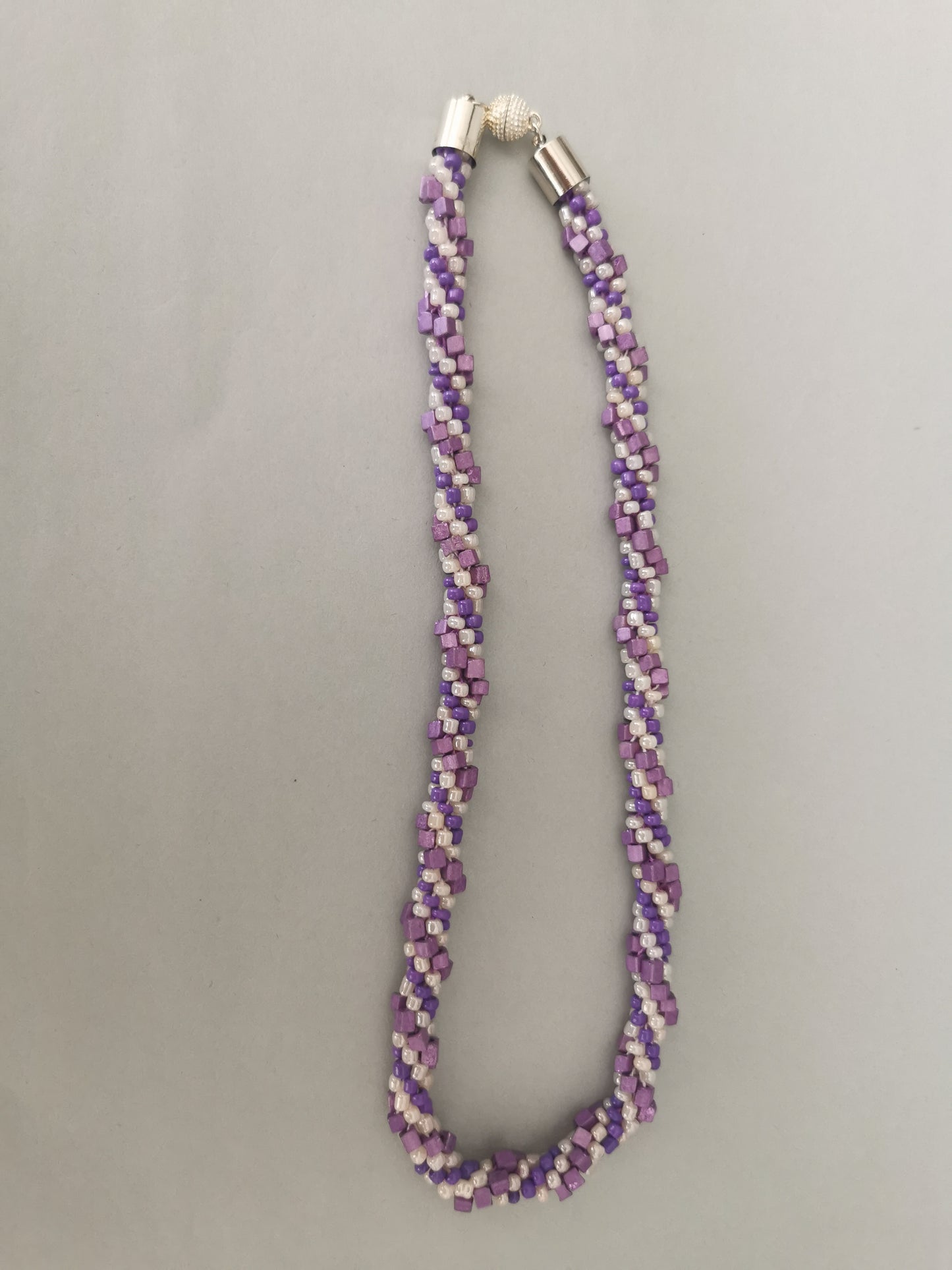 Perlenhäkelkette Modell 84