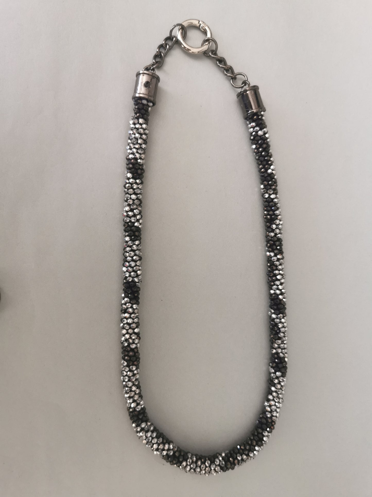 Perlenhäkelkette Modell 87