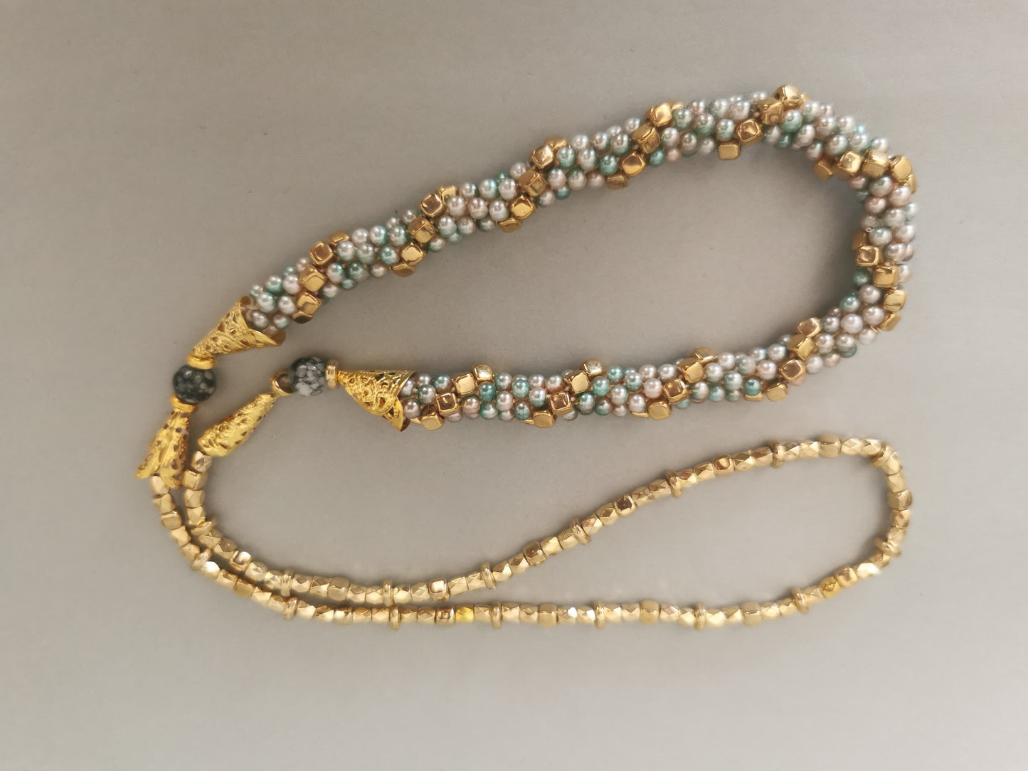 Perlenhäkelkette Modell 89