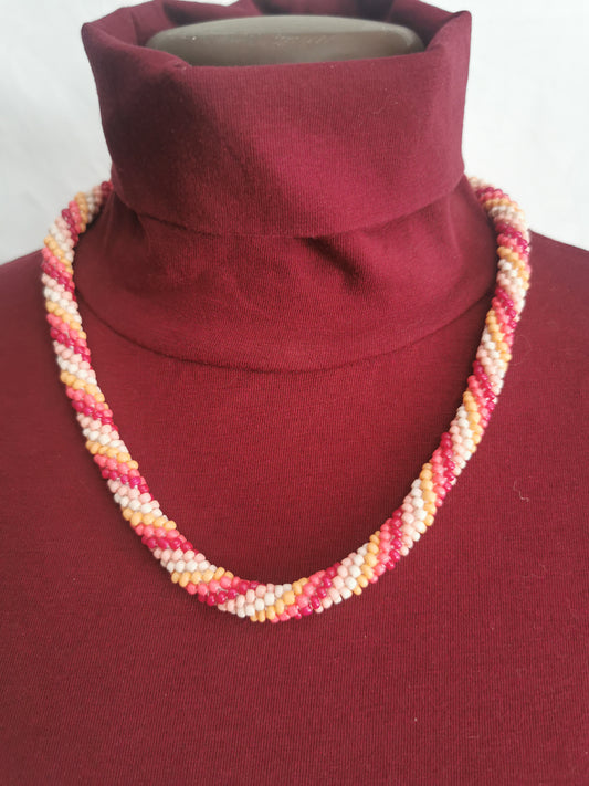 Perlenhäkelkette Modell 93