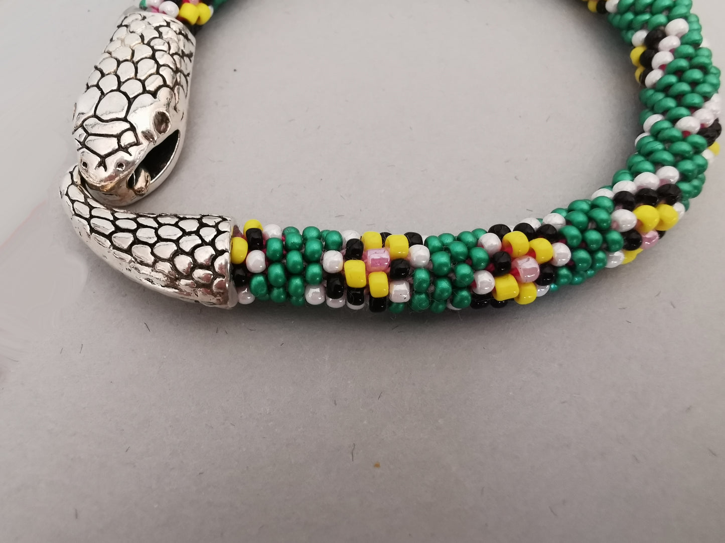Perlenhäkelarmband Modell 130