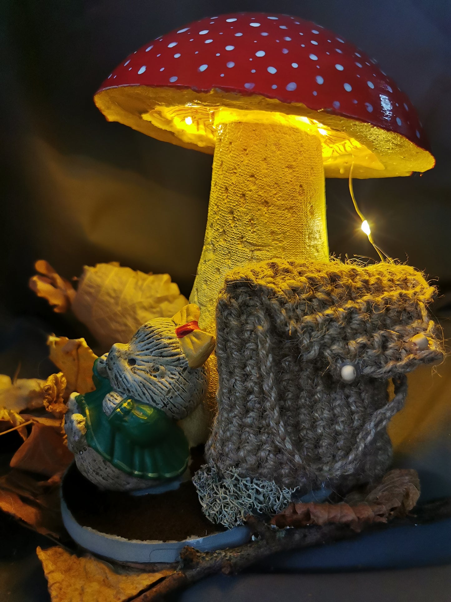 Betonpilz Fliegenpilz mit Leuchte