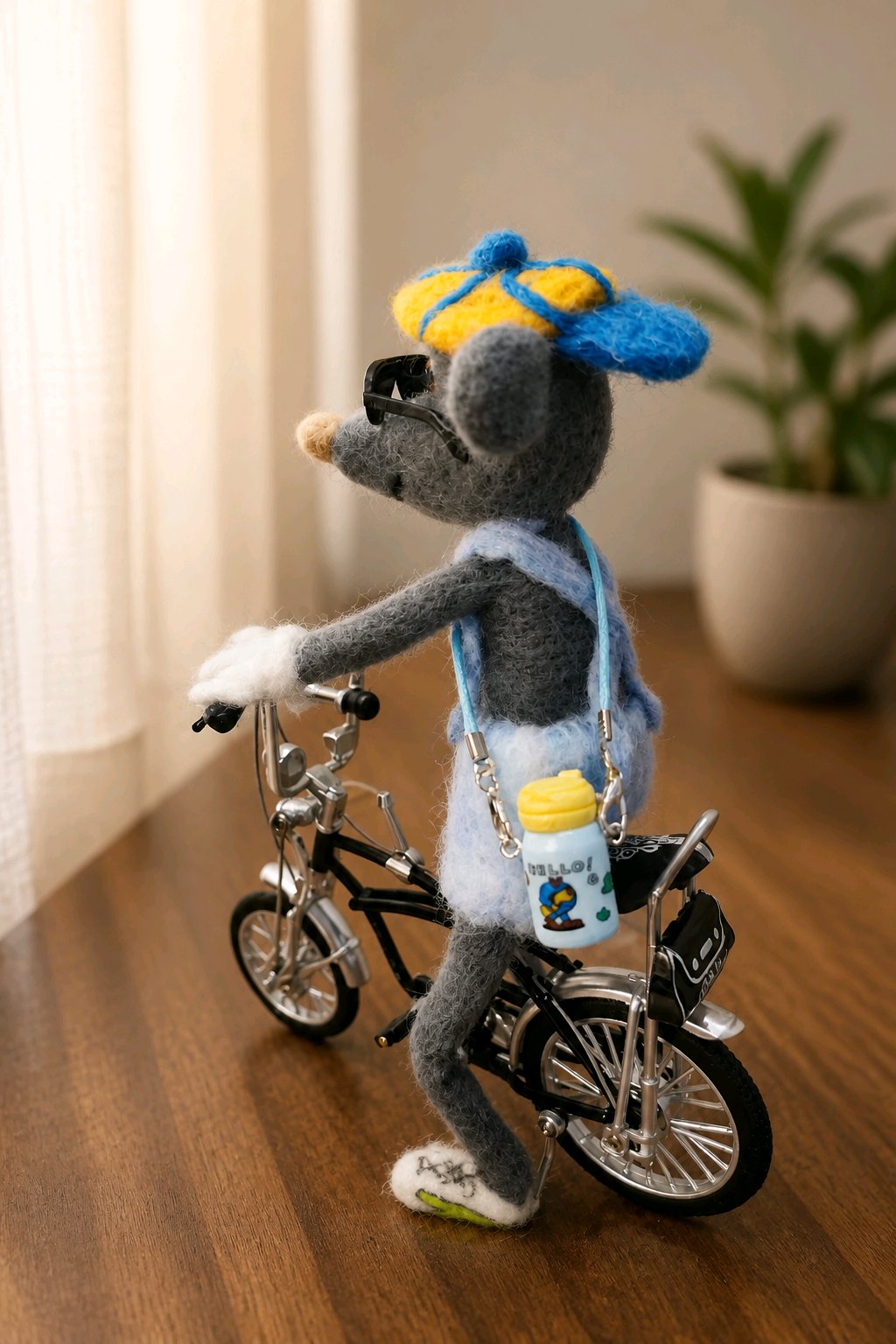 gefilzte Maus mit Fahrad
