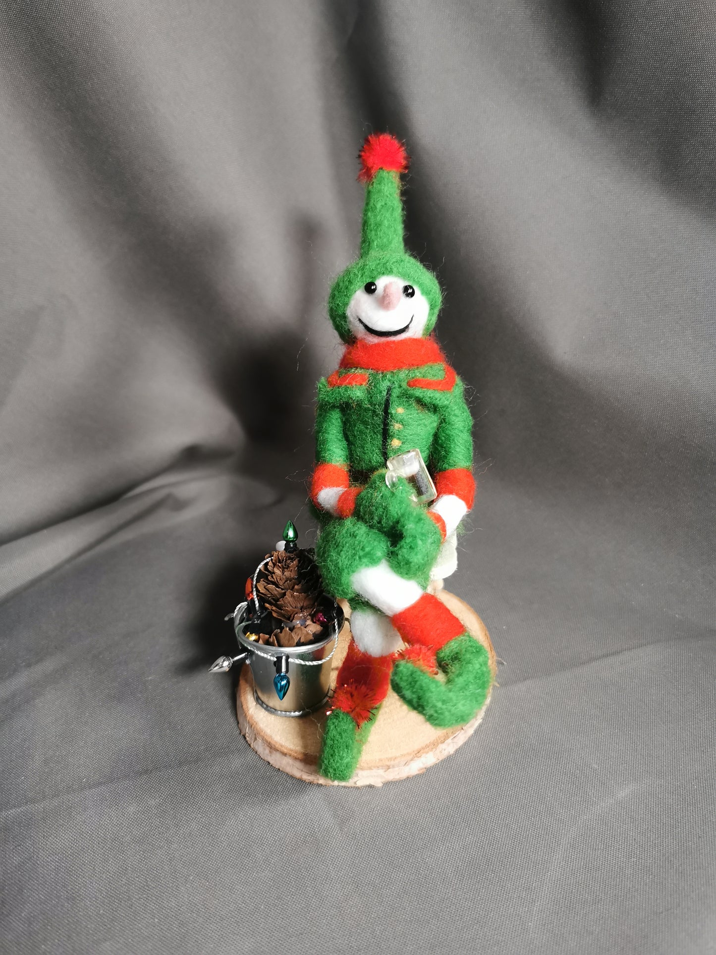 Wichtel macht Pause mit einem Bierchen