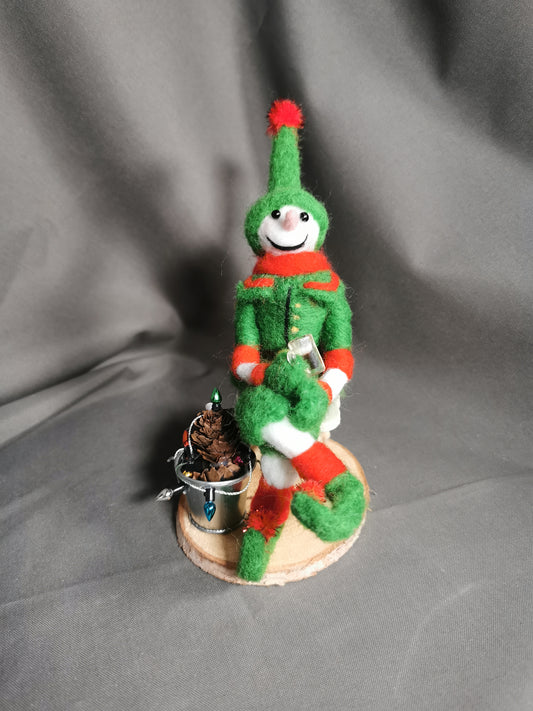 Wichtel macht Pause mit einem Bierchen