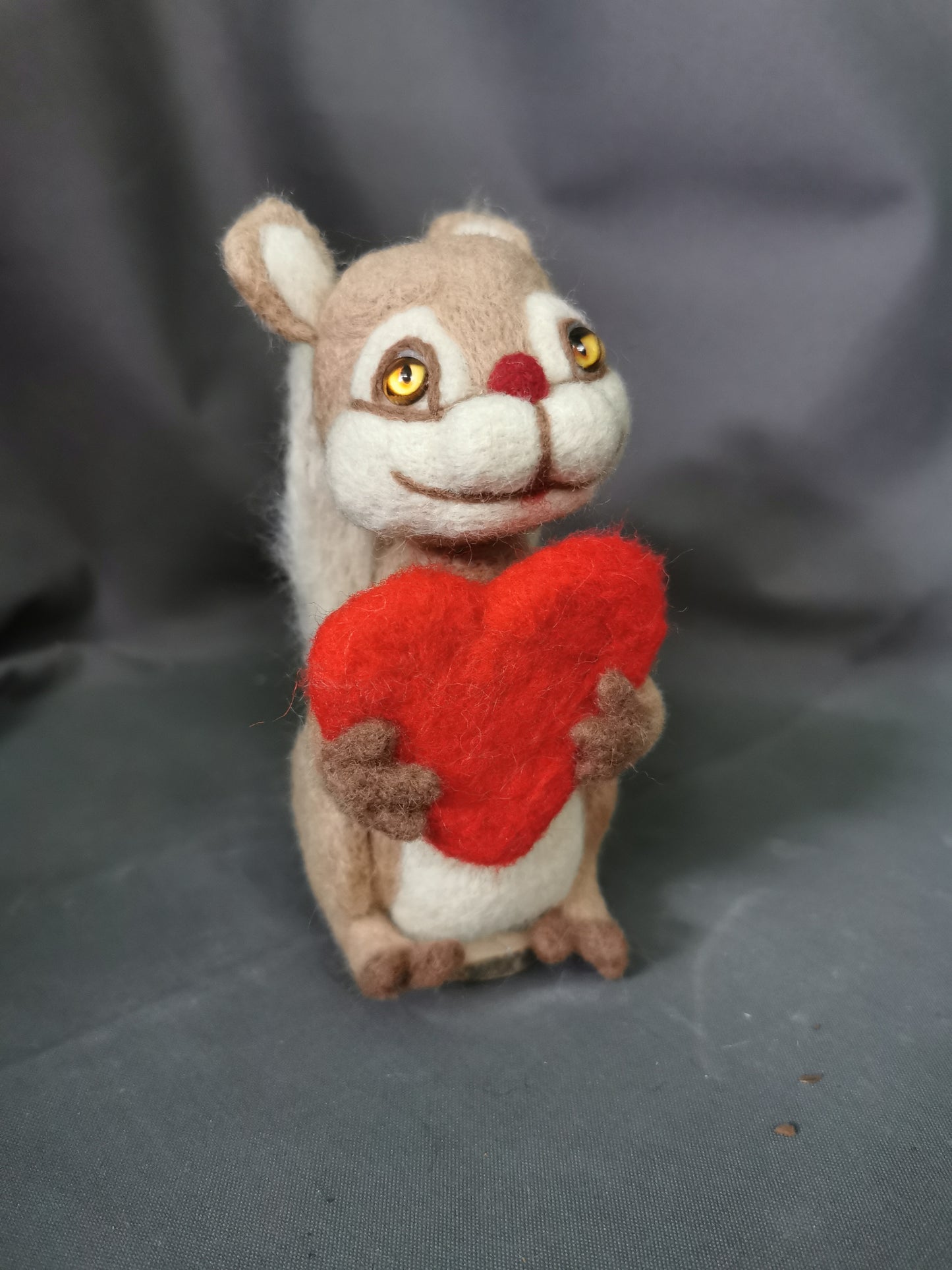 Eichhörnchen mit Herz