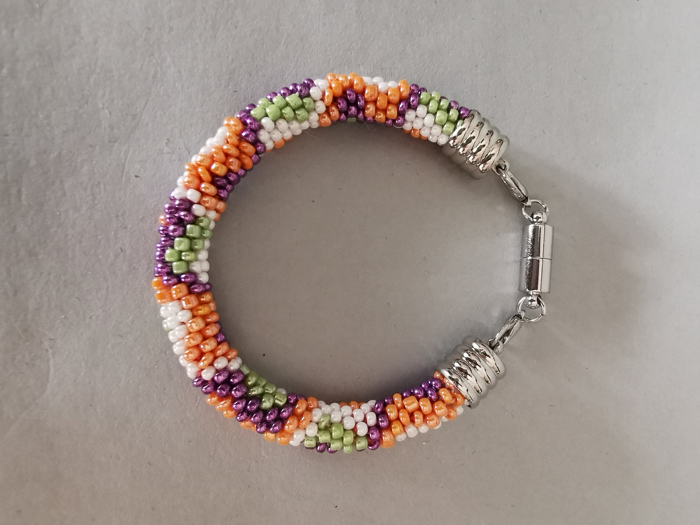 Perlenhäkelarmband Modell 127