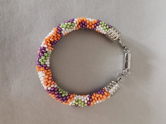 Perlenhäkelarmband Modell 127
