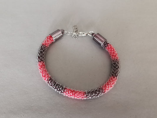 Perlenhäkelarmband Modell 129