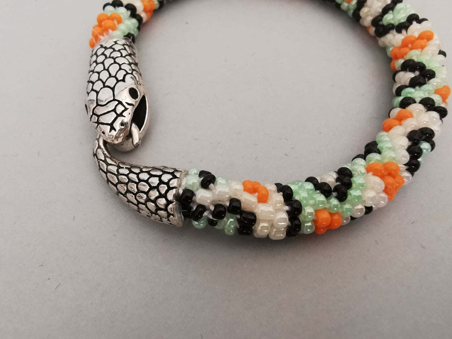 Perlenhäkelarmband Modell 131