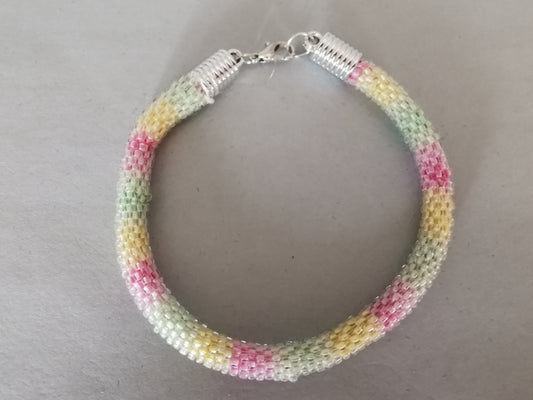 Perlenhäkelarmband Modell 134