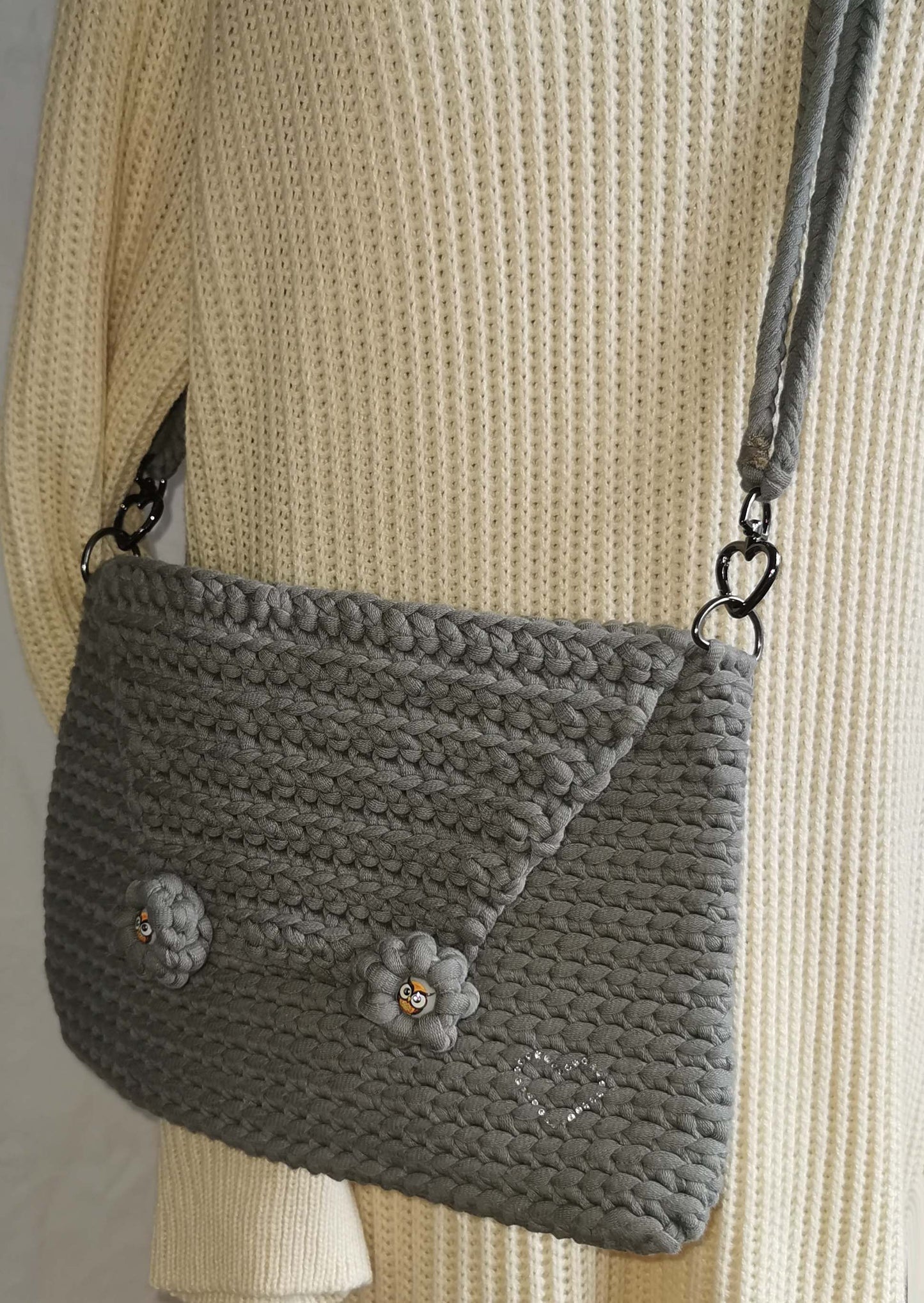 Handtasche aus grauer T-Shirt Wolle Eule
