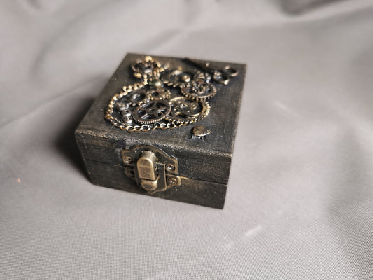 kleine Holzschachtel - Steampunk mit Verschluss
