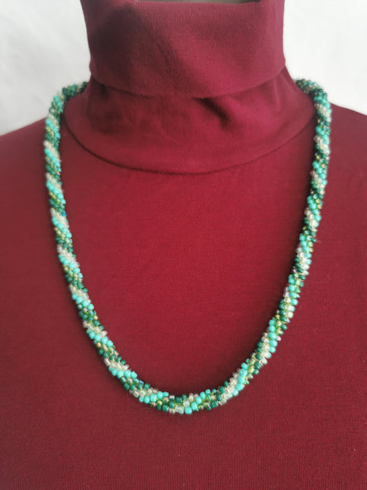 Perlenhäkelkette Modell 94