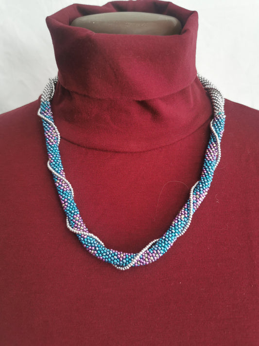 Perlenhäkelkette Modell 95
