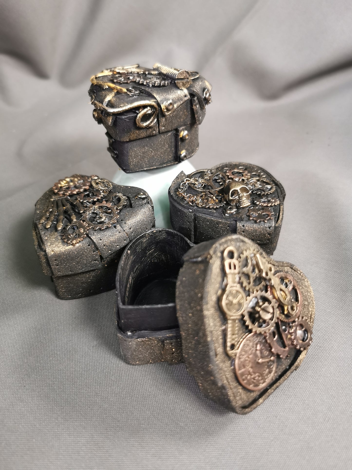 kleine Steampunk Herzdose
