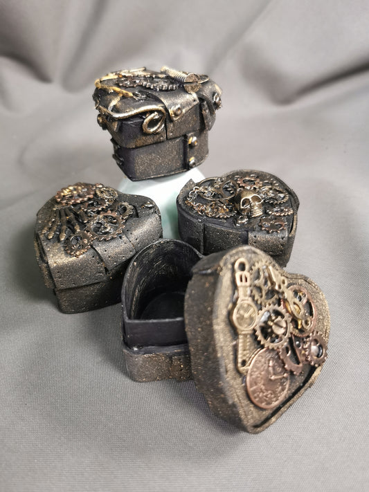 kleine Steampunk Herzdose